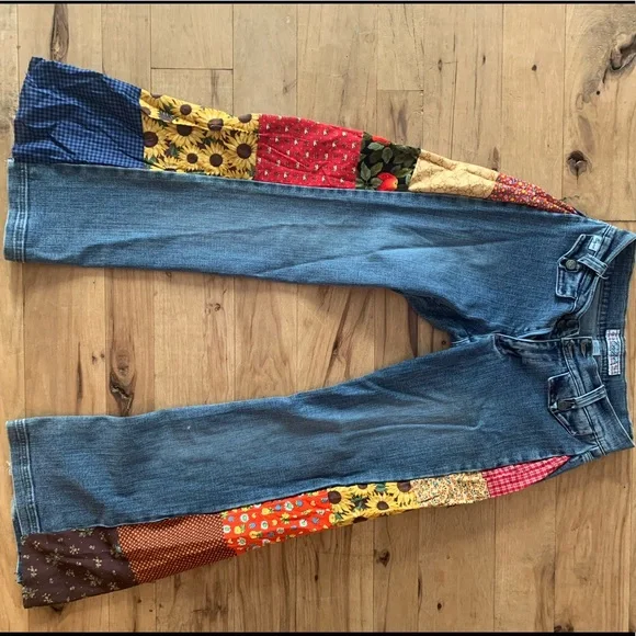 Wide leg jeans with patches down the side